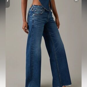 AE Stretch Low-Rise Baggy Wide-Leg Jeans, Excellent Condition, size 8L